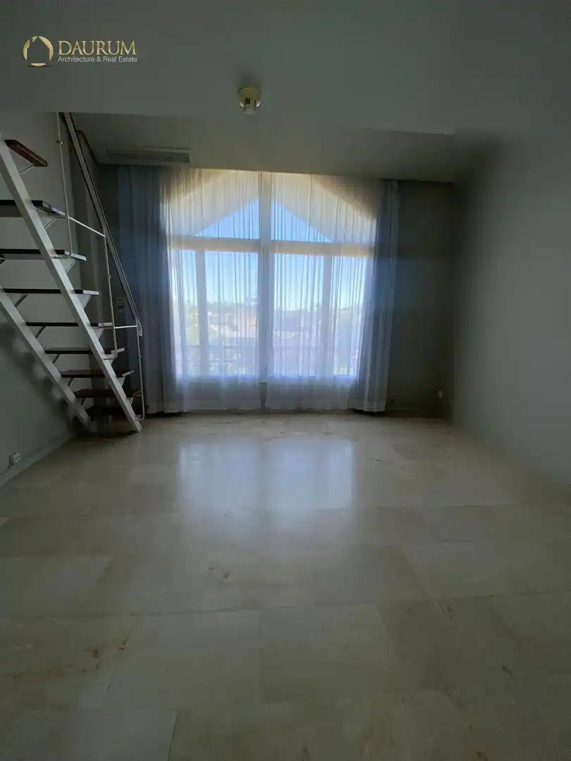 Sala de estar de Dúplex en venta en Madrid con Aire acondicionado, Calefacción y Trastero