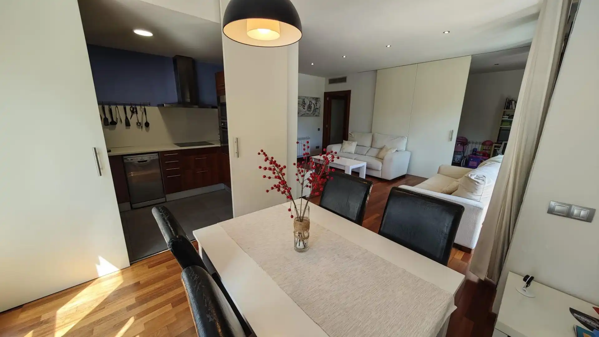 Comedor de Piso en venta en Vilanova i la Geltrú con Aire acondicionado, Calefacción y Parquet