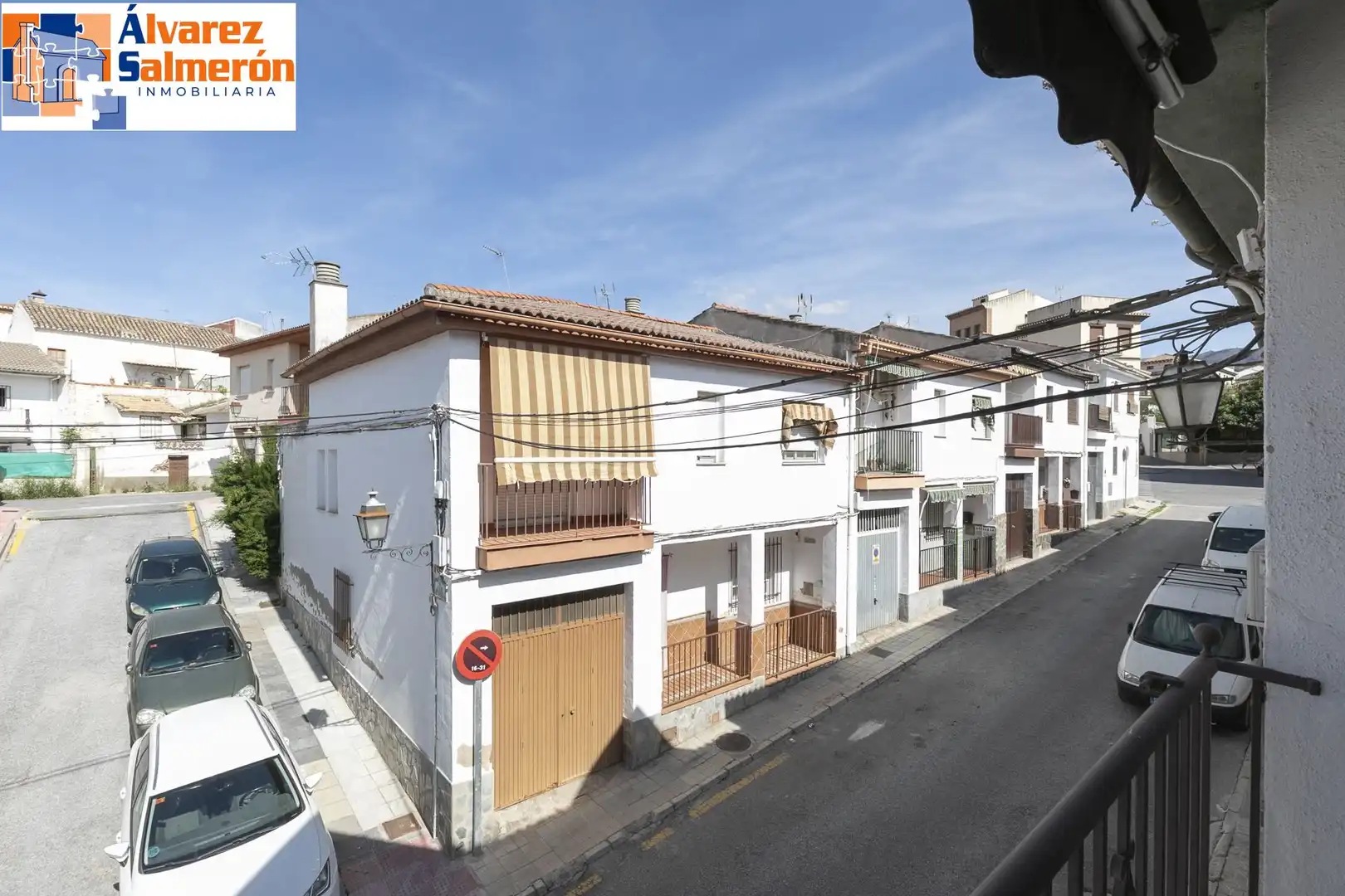 Vista exterior de Casa adosada en venda en La Zubia