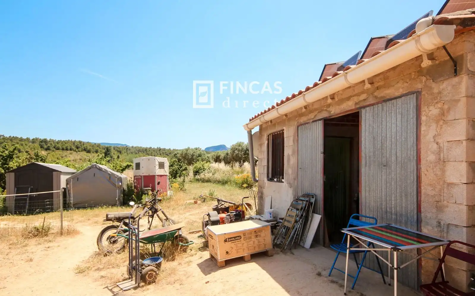 Country homes for sale in Cretas  with Air Conditioner