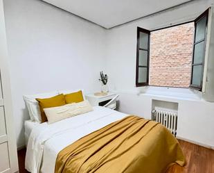 Dormitori de Apartament per a compartir en  Madrid Capital amb Calefacció, Moblat i Forn