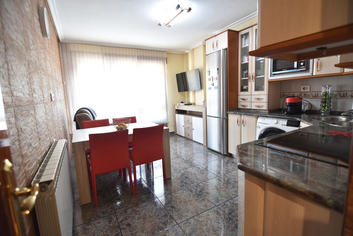 Kitchen of Flat for sale in Ermua  with Heating and Furnished
