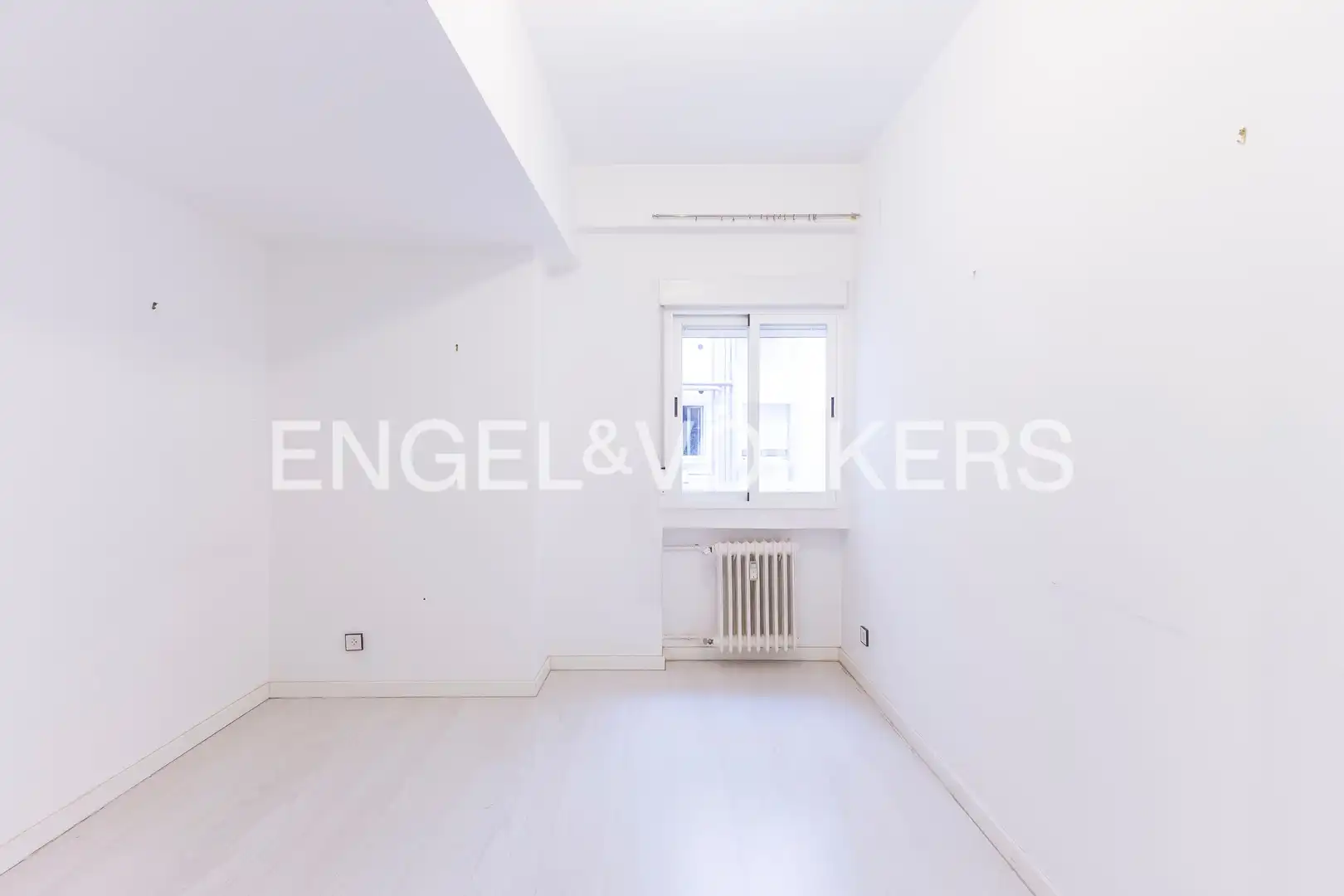 Bedroom of Flat for sale in Madrid  with Air Conditioner, Heating and Terrace
