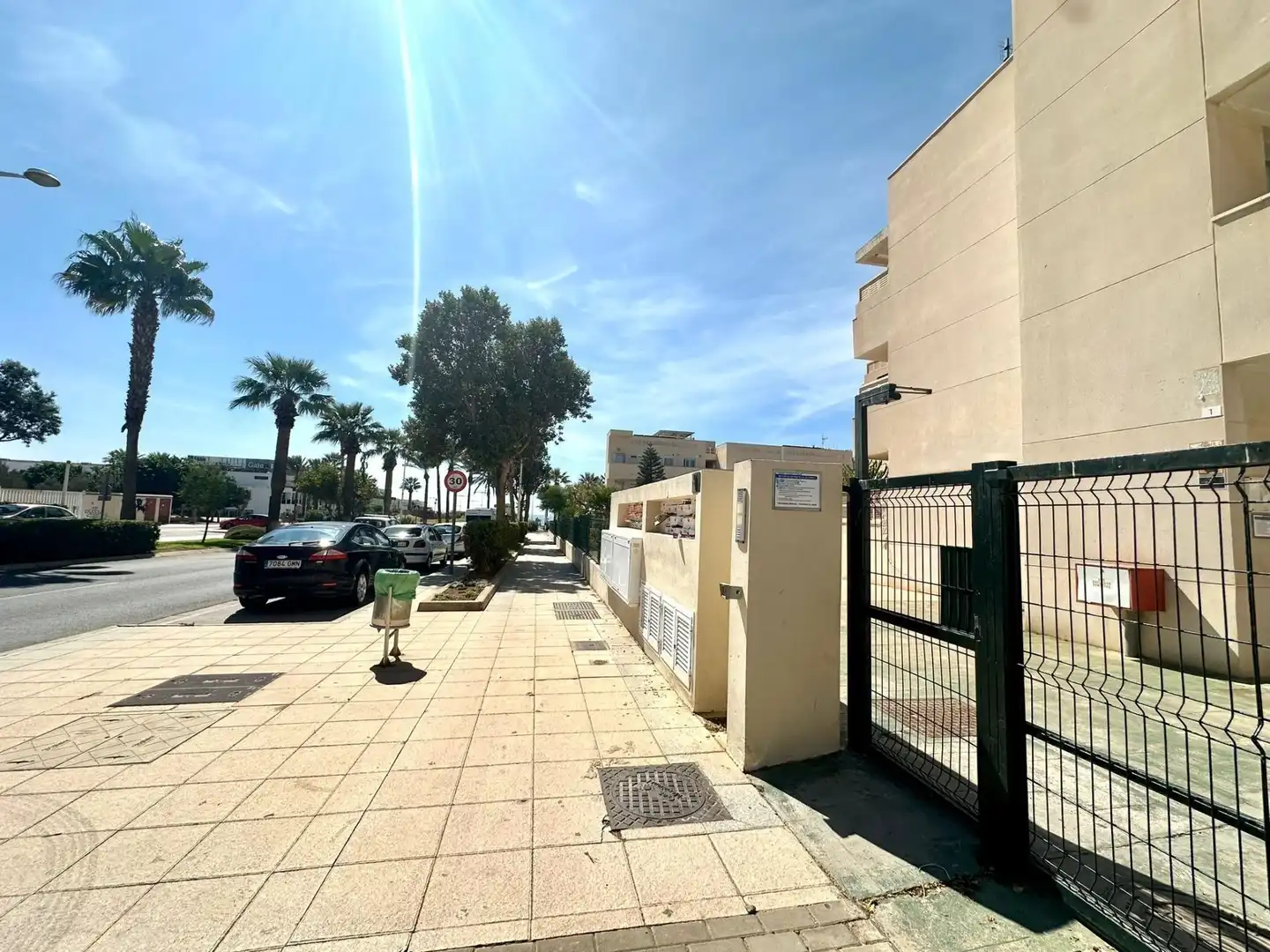 Vista exterior de Planta baja en venta en Almería