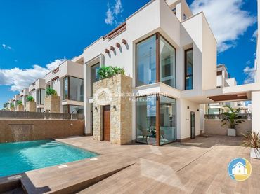 Villa con piscina in vendita a La Herrada
