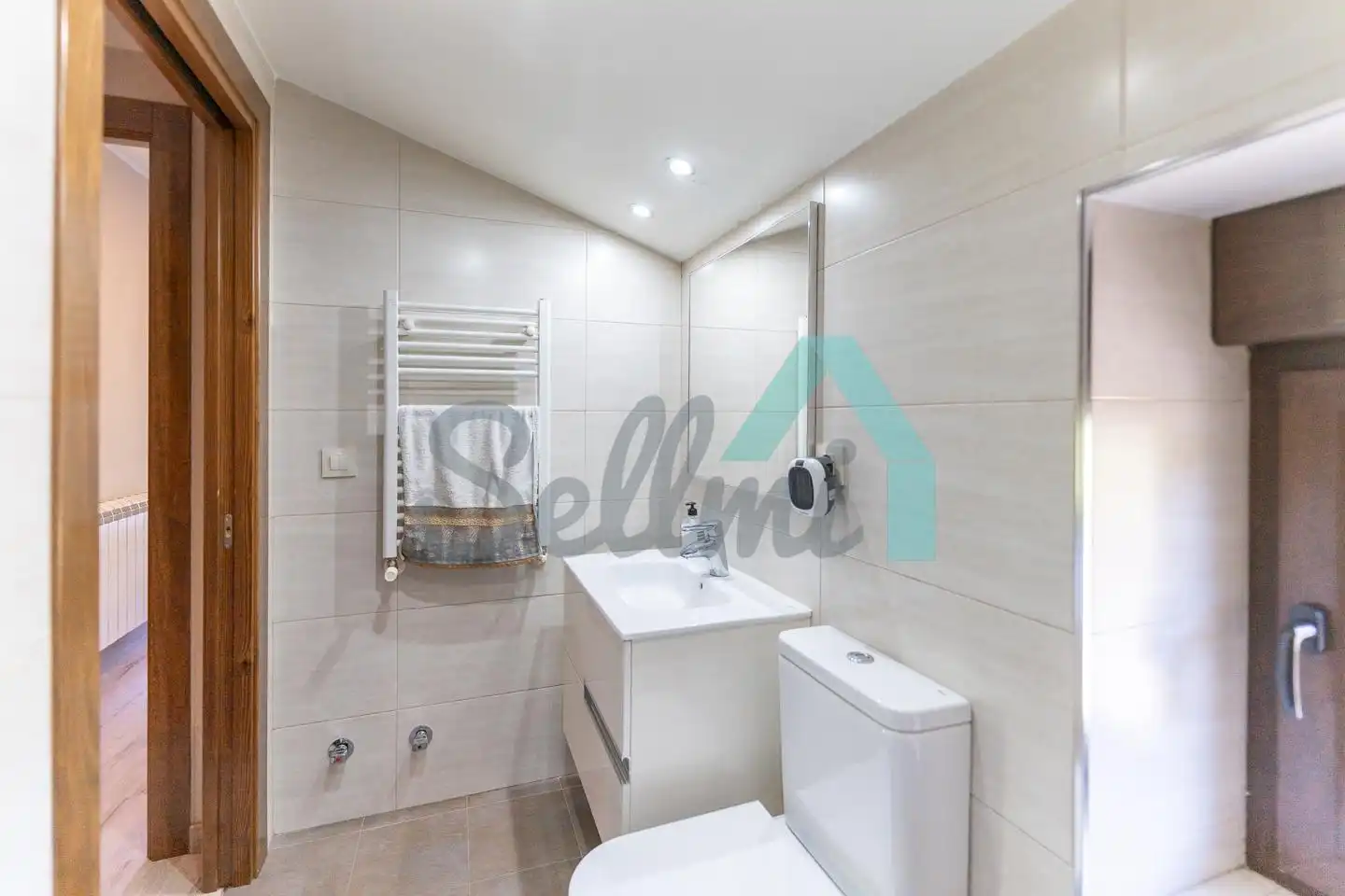 Bany de Edifici en venda en Villamanín