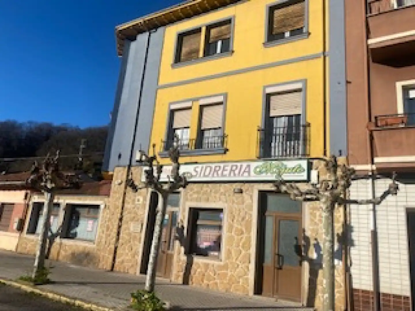 Locale commerciale in vendita a San Martín del Rey Aurelio, imagen 3