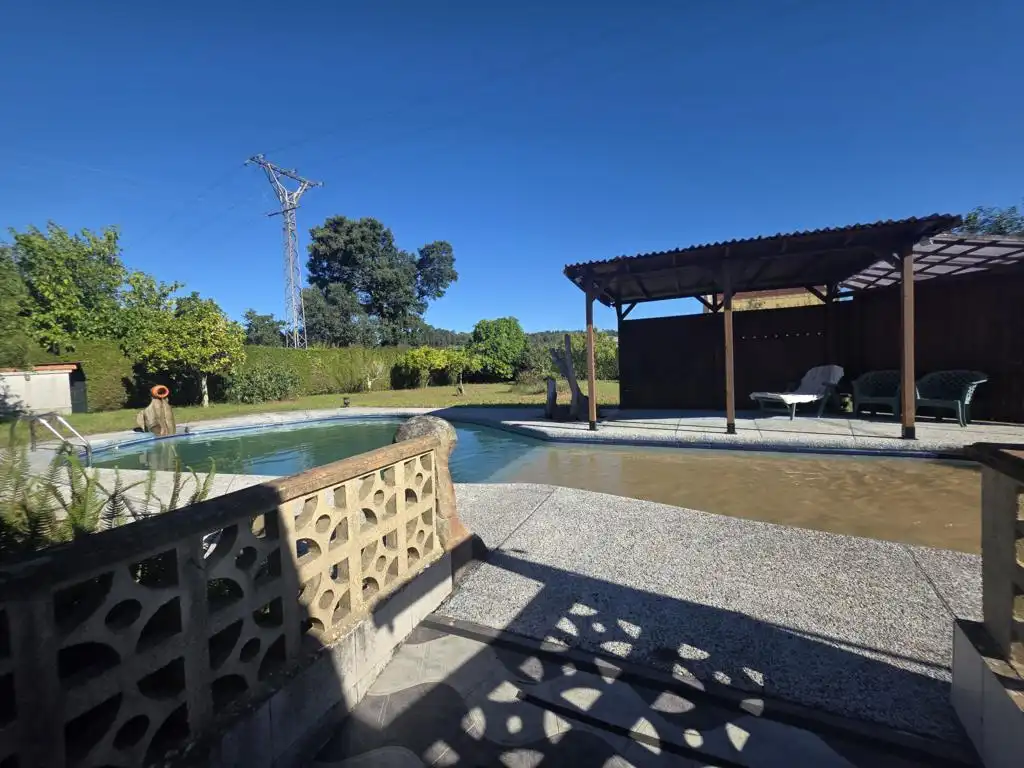 Swimming pool of Houses for sale in Boiro  with Heating, Private garden and Parquet flooring