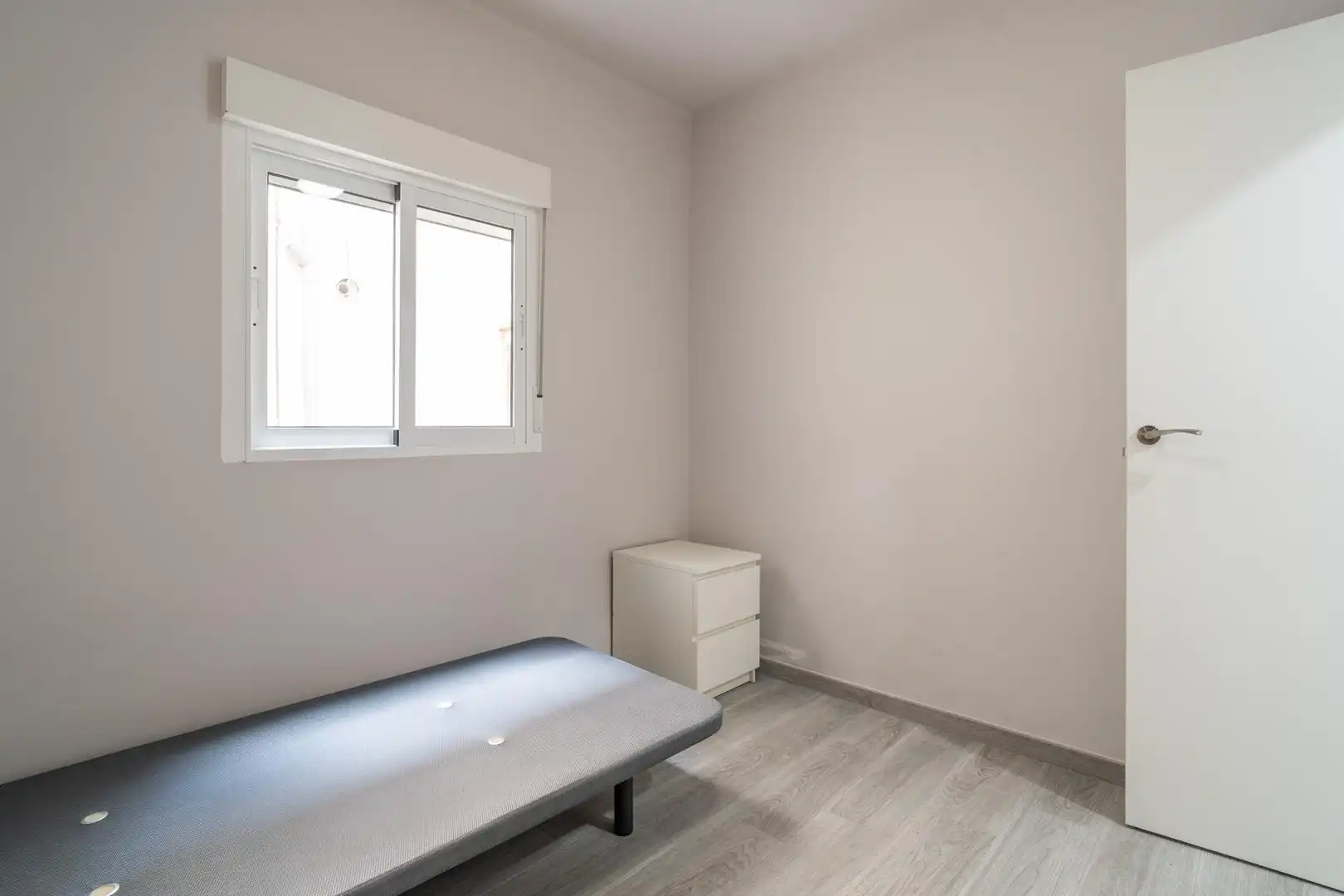 Bedroom of Flat for sale in Silla  with Air Conditioner and Balcony