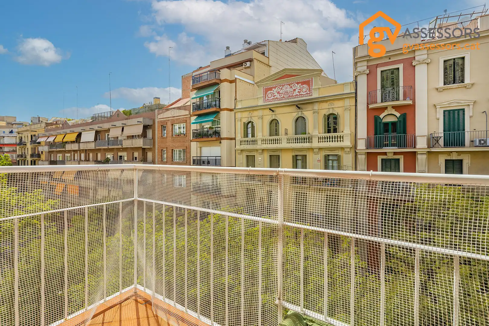 Außenansicht von Wohnung zum Verkauf in Barcelona mit Klimaanlage, Heizung und Parkett