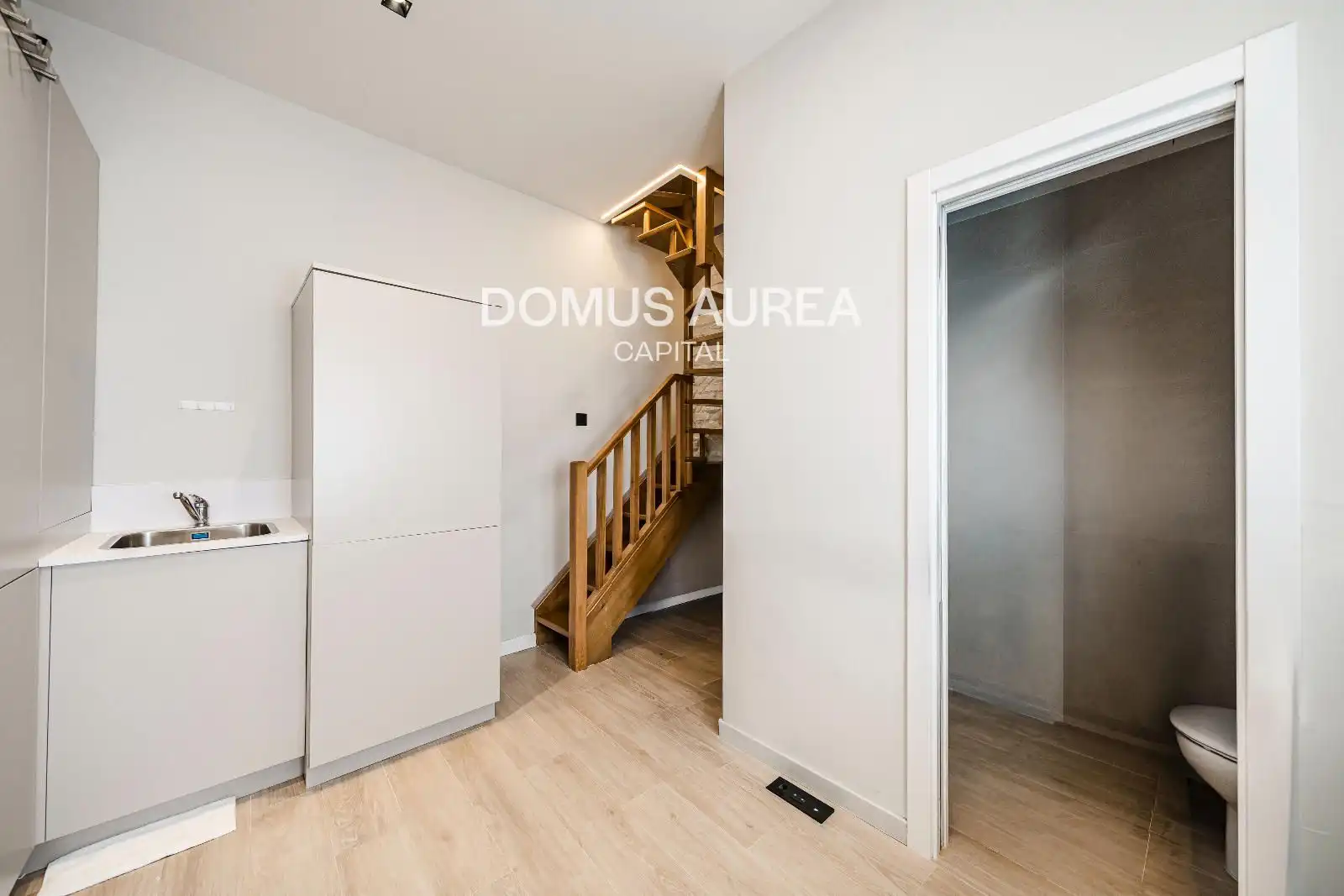 Flat for rent in Madrid  with Air Conditioner, Storage room and Furnished