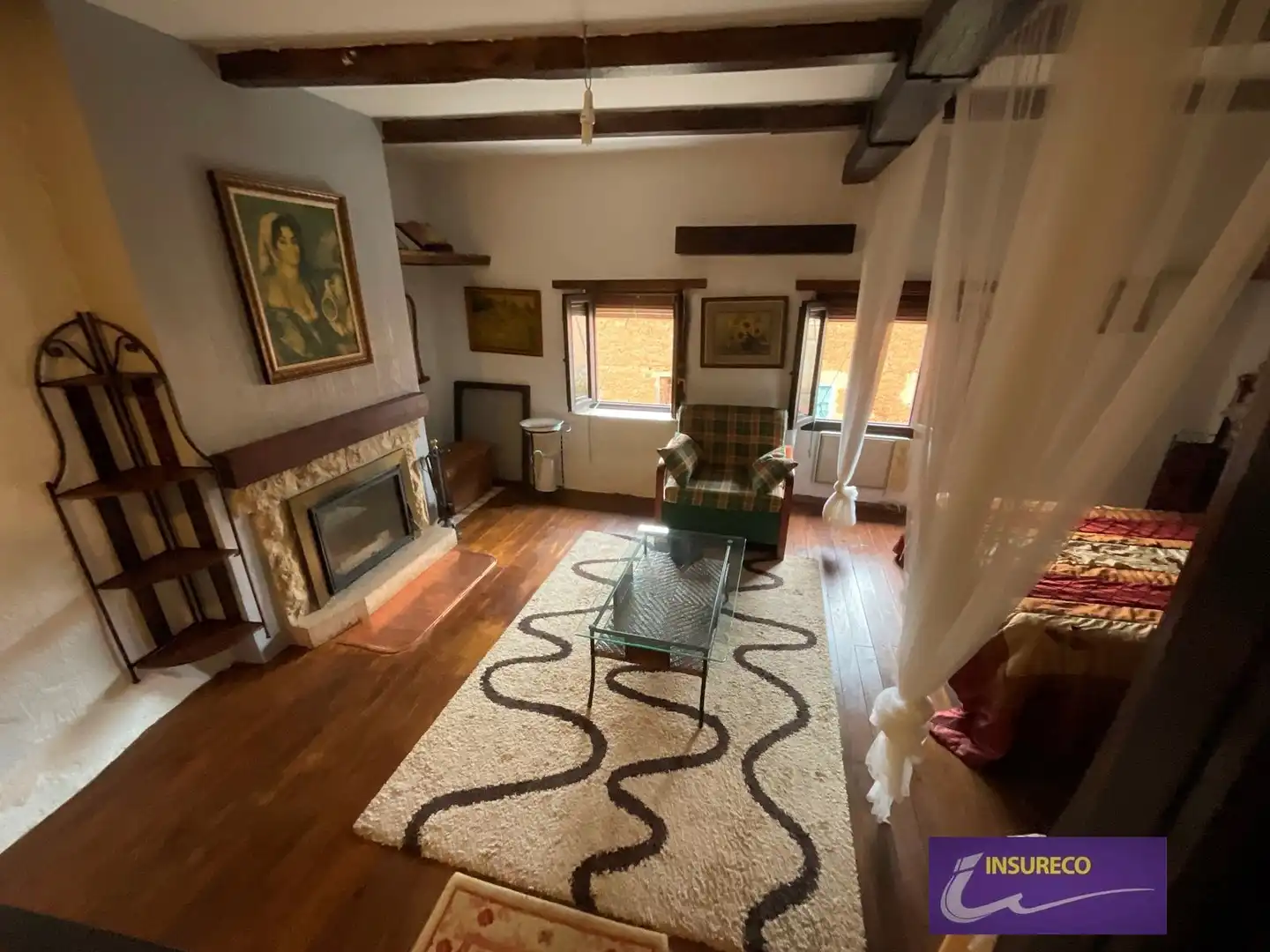 Sala d'estar de Casa o xalet en venda en Bustillo del Páramo amb Calefacció i Moblat