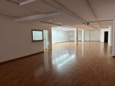 Local comercial en venda a Centre - Eixample – Can Llobet
