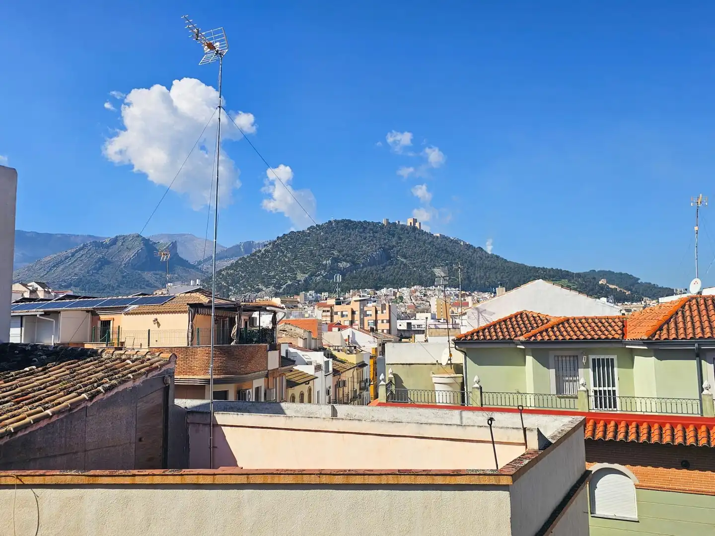 Außenansicht von Wohnung zum Verkauf in Jaén mit Klimaanlage, Heizung und Möbliert