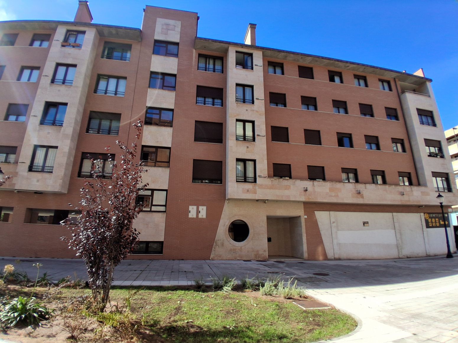 Vista exterior de Pis de lloguer en Gijón  amb Calefacció, Parquet i Traster