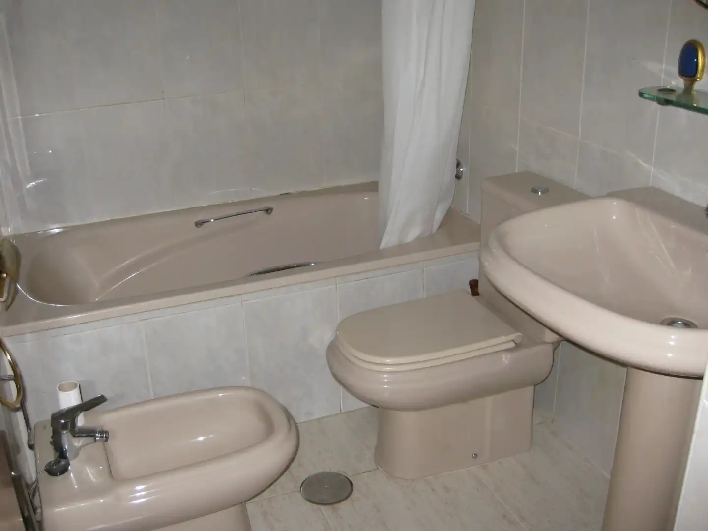 Baño de Piso de alquiler en Murcia con Amueblado, Lavadora y Balcón