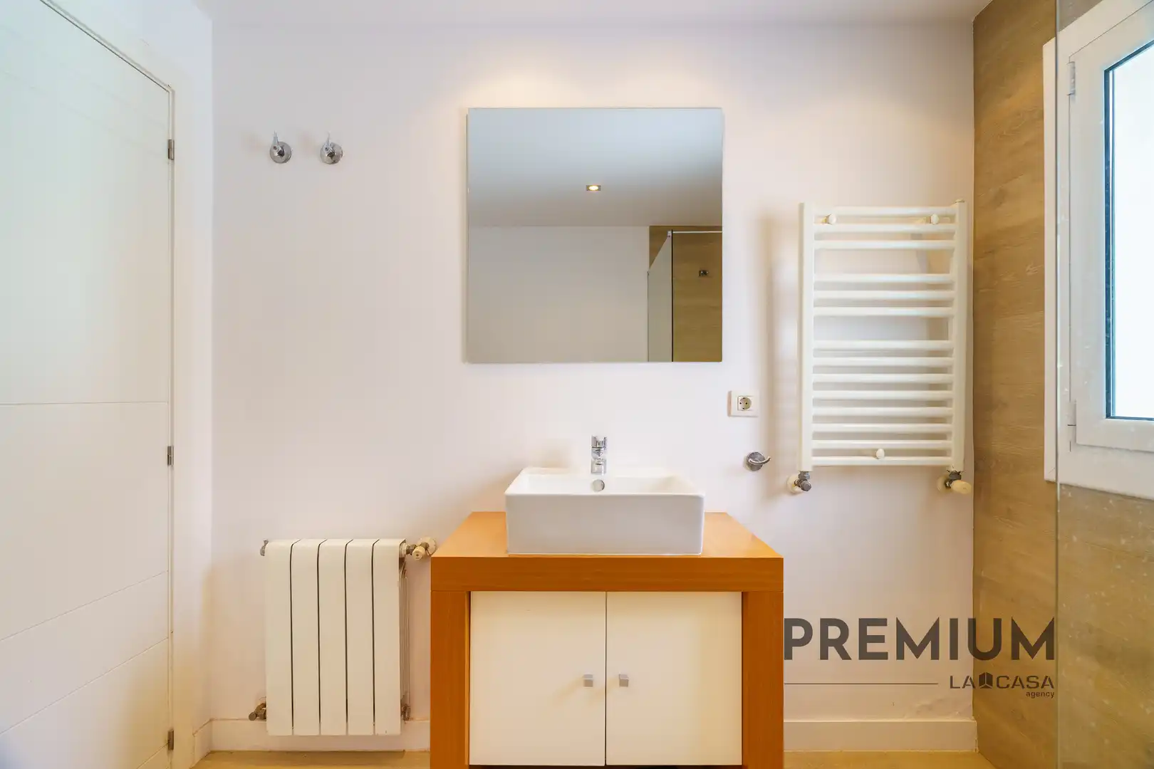 Bathroom of Houses for sale in Castelldefels  with Heating, Storage room and Swimming Pool