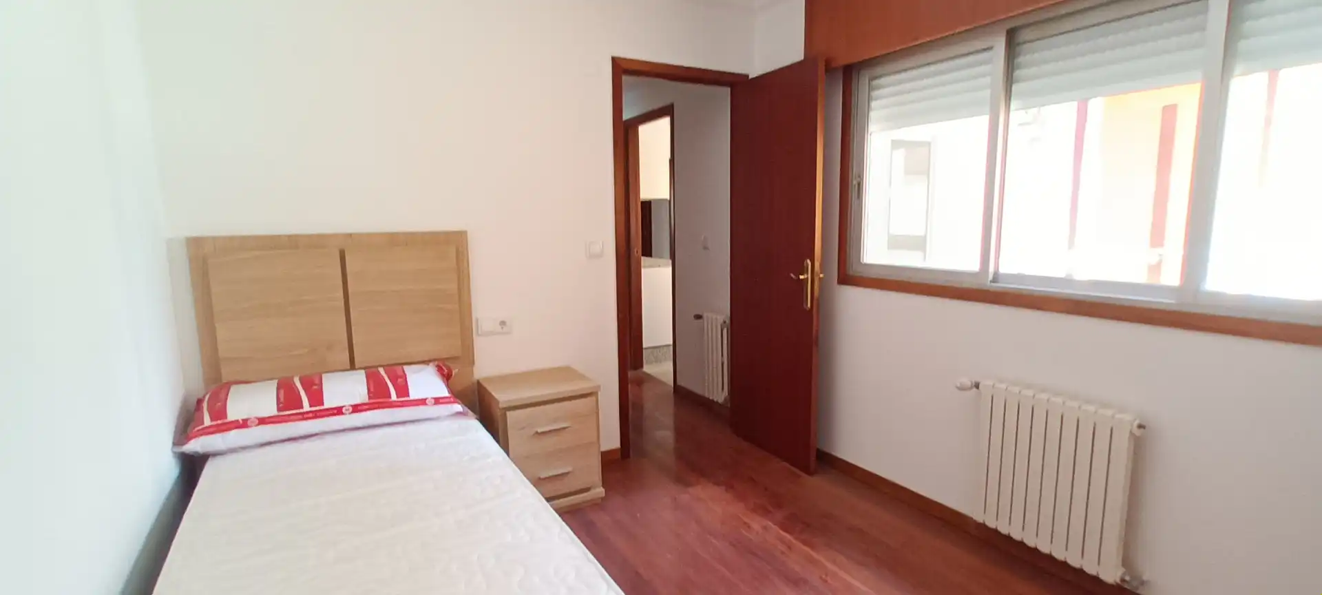 Schlafzimmer von Wohnung zum Verkauf in Pontevedra Capital  mit Heizung und Abstellraum