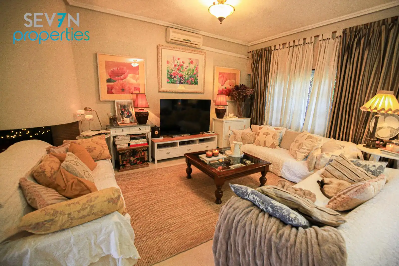 Sala de estar de Casa adosada en venta en Alicante / Alacant con Aire acondicionado, Calefacción y Piscina