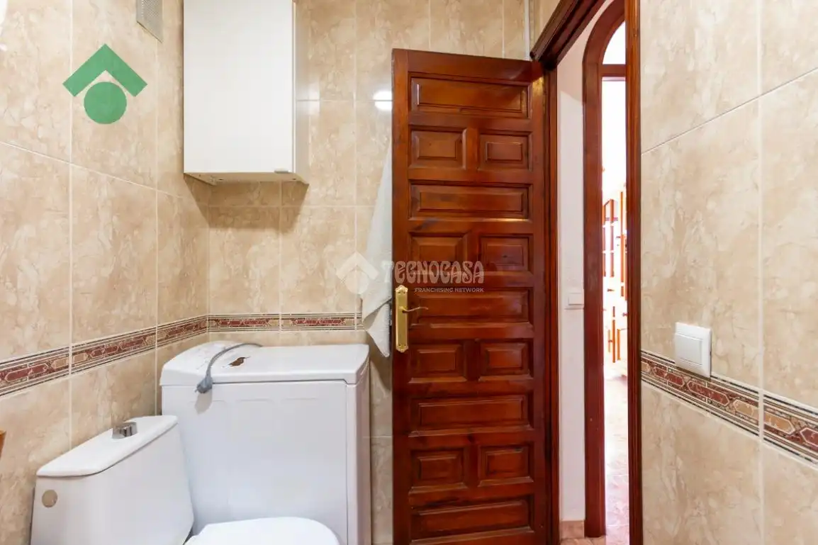 Baño de Estudio en venta en Vélez-Málaga con Terraza, Amueblado y Piscina comunitaria