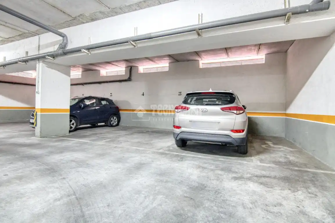 Parking de Piso en venta en Valladolid con Calefacción y Trastero