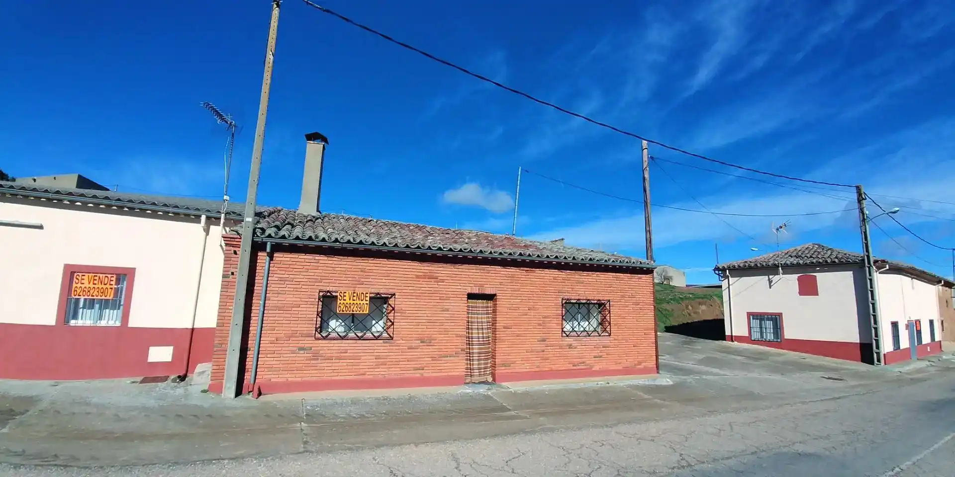 Vista exterior de Casa o chalet en venta en Castronuevo con Trastero, Amueblado y Horno