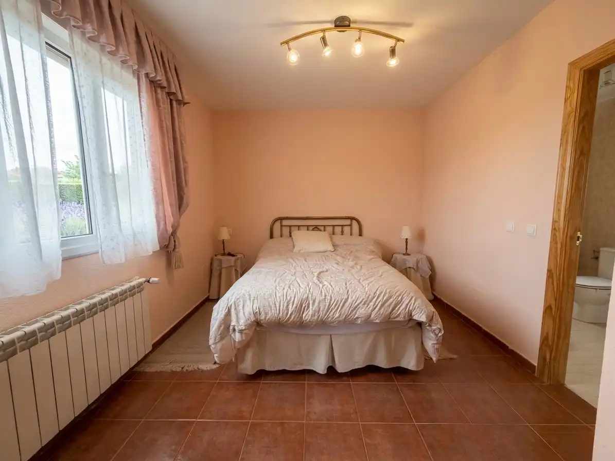 Dormitori de Casa o xalet en venda en El Espinar amb Calefacció, Jardí privat i Terrassa