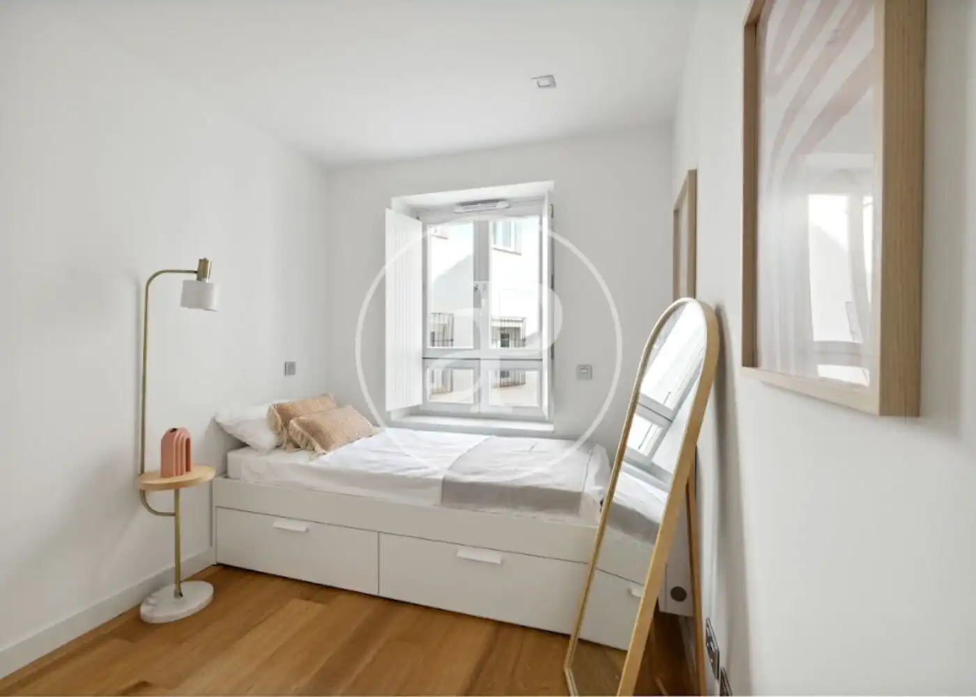 Bedroom of Flat for rent in Madrid  with Air Conditioner, Heating and Furnished