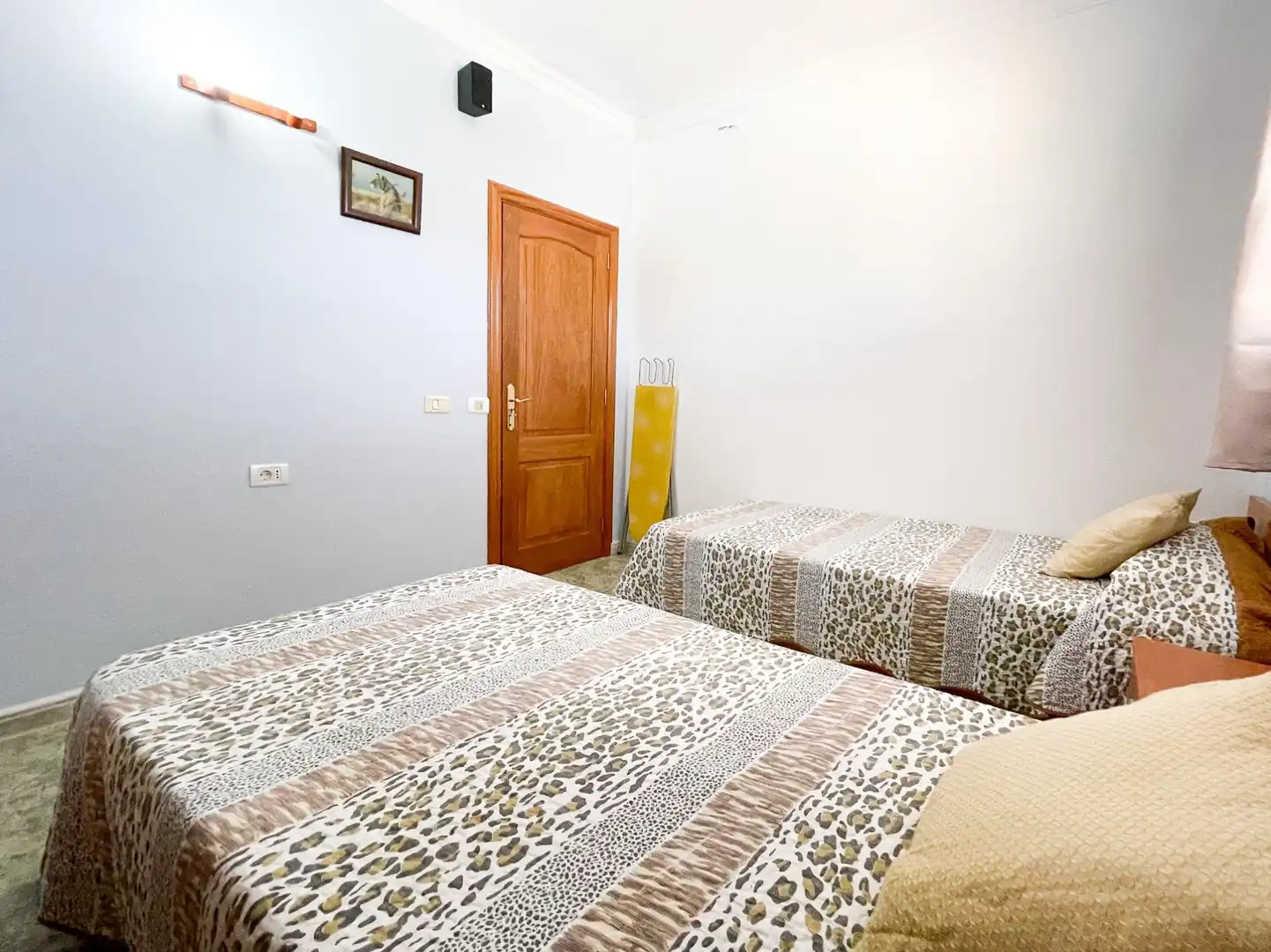 Habitación de Casa o chalet en venta en Granadilla de Abona con Jardín privado, Terraza y Amueblado
