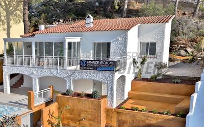 Vista exterior de Casa o xalet en venda en Roses amb Jardí privat, Terrassa i Piscina