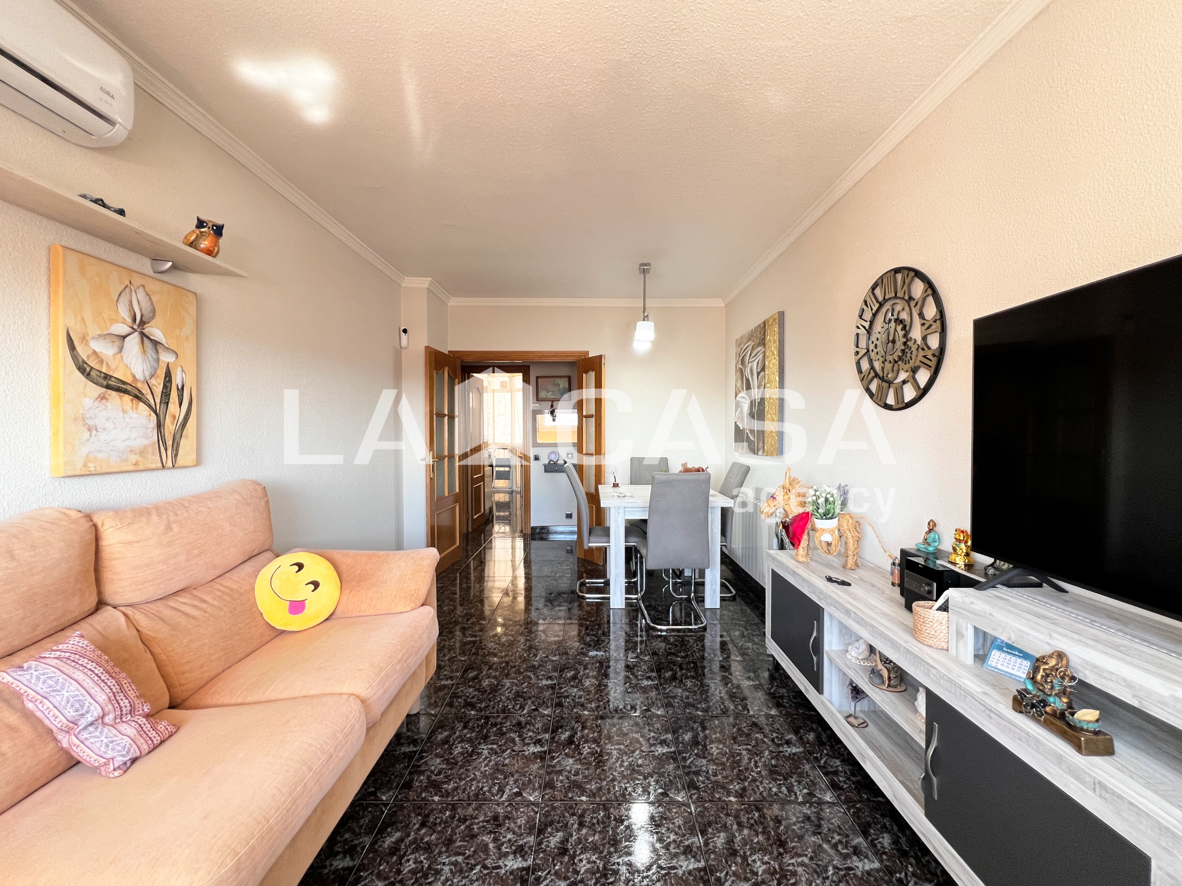 Vista exterior de Pis en venda en Badalona amb Calefacció