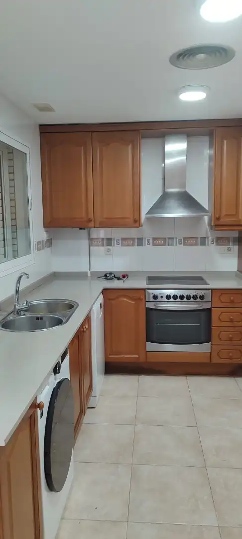 Cocina de Casa adosada de alquiler en Benicasim / Benicàssim con Aire acondicionado, Calefacción y Jardín privado