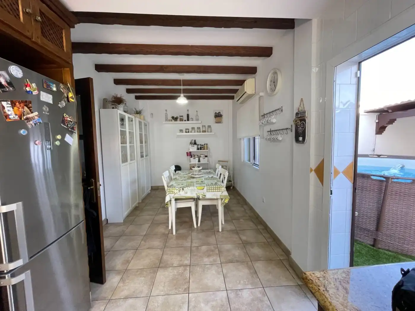 Cuina de Casa adosada en venda en Sanlúcar de Barrameda amb Aire condicionat