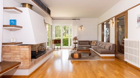 Casa en venta en Matadepera con 4 habitaciones, jardín y piscina, Barcelona, immagine 4