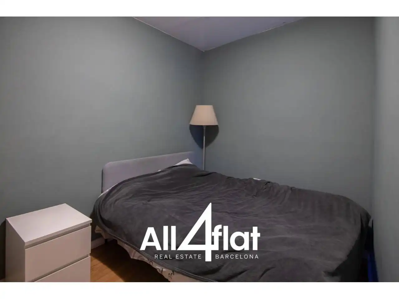 Bedroom of Apartments for sale in Barcelona  with Heating, Furnished and Balcony
