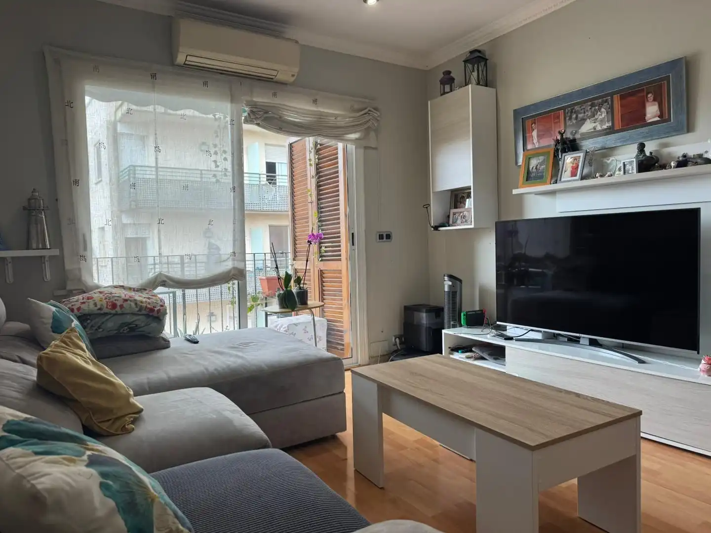 Wohnzimmer von Wohnung zum Verkauf in Girona mit Klimaanlage, Heizung und Terrasse