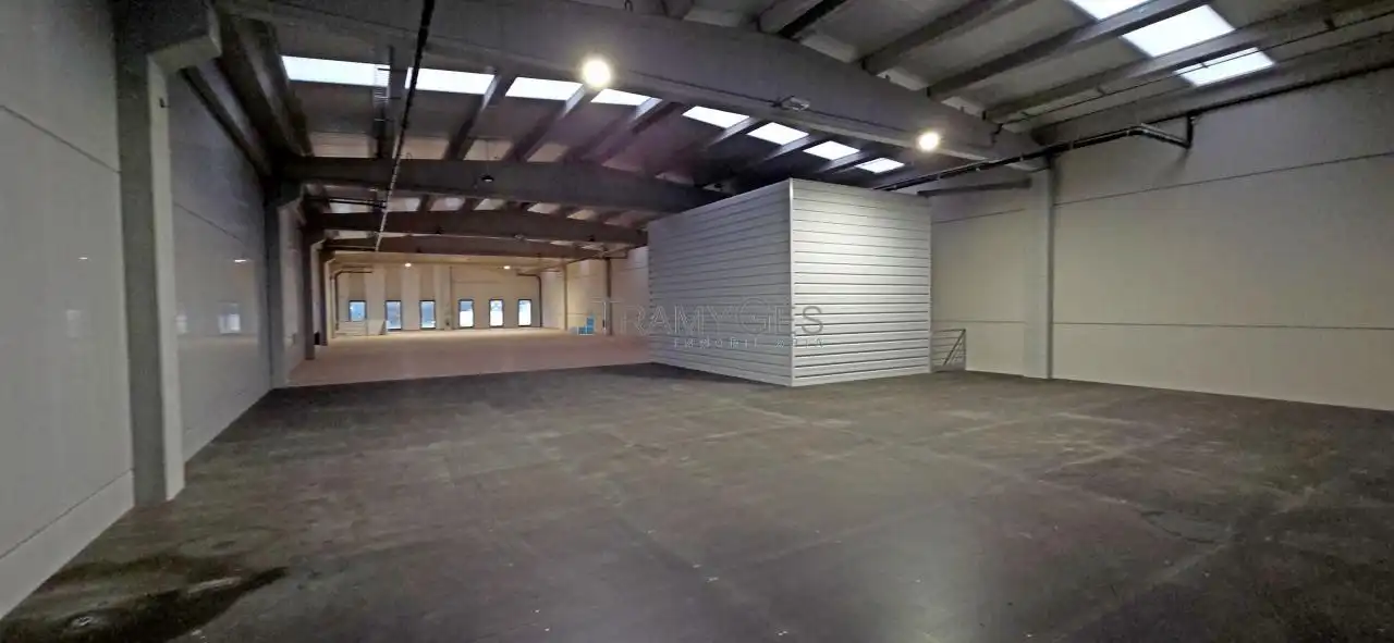 Nave industrial de alquiler en Mos