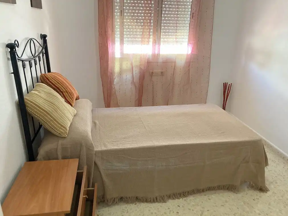 Schlafzimmer von Wohnung zur Miete in Los Barrios mit Möbliert