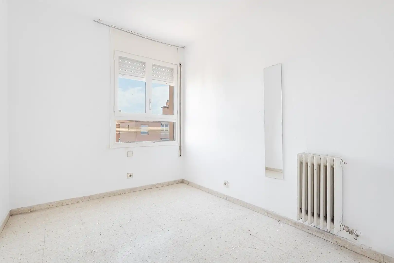 Habitación de Piso en venta en Barcelona con Calefacción y Balcón