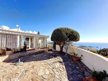 House with garden for sale in Cotobro