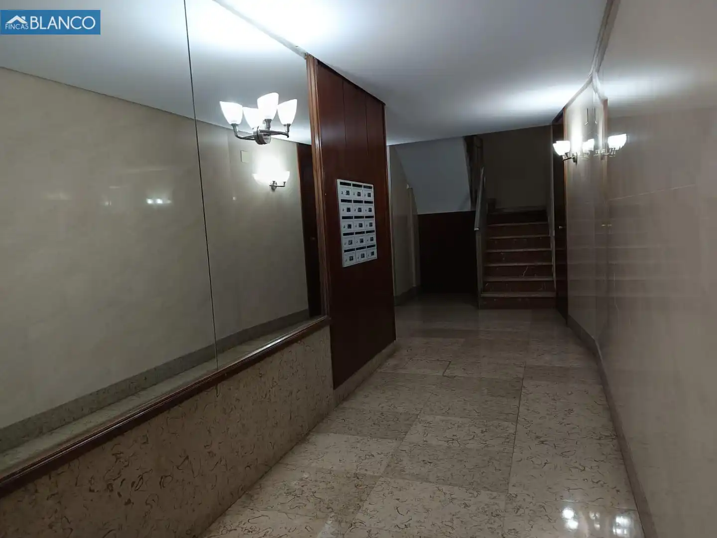 Piso en venta en L'Hospitalet de Llobregat con Aire acondicionado, Calefacción y Parquet