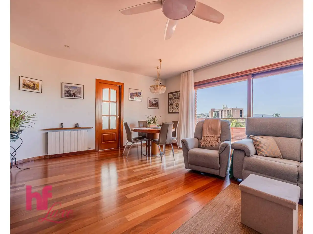 Sala de estar de Casa o chalet en venta en Granollers con Calefacción, Jardín privado y Parquet