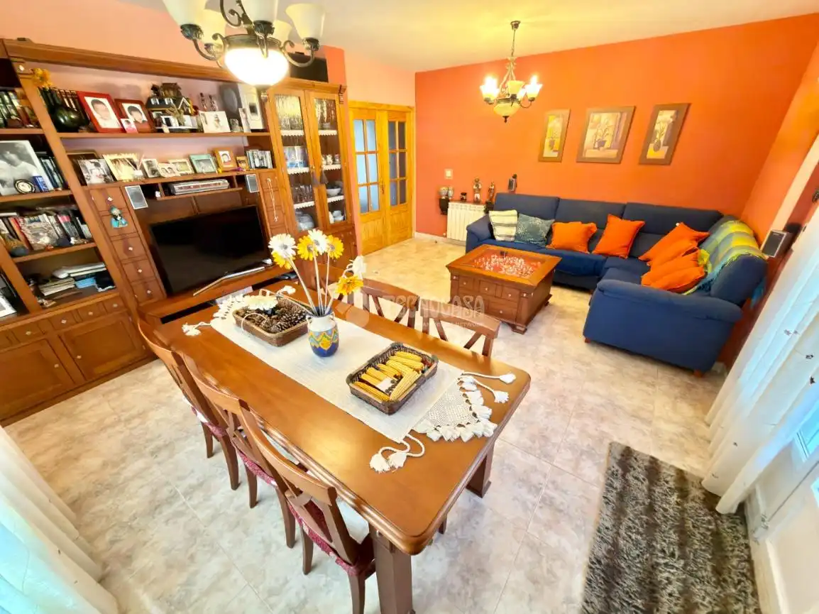 Sala d'estar de Casa adosada en venda en Cabanillas del Campo amb Aire condicionat, Calefacció i Jardí privat