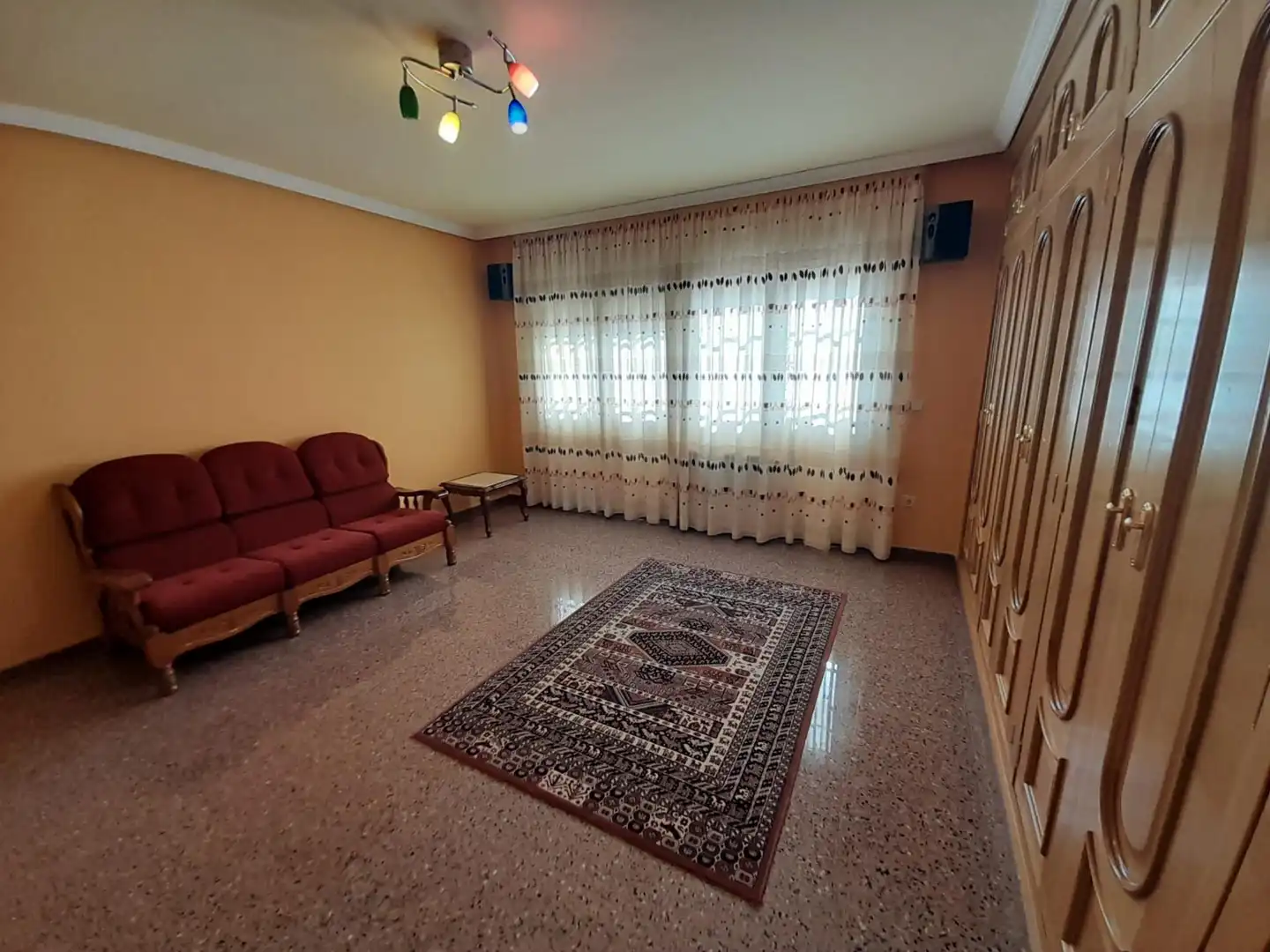 Sala d'estar de Casa o xalet en venda en Alicante / Alacant amb Calefacció, Jardí privat i Terrassa