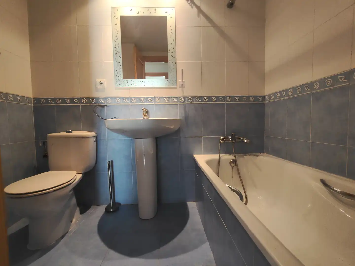 Baño de Piso en venta en La Font d'en Carròs con Aire acondicionado, Balcón y Piscina comunitaria
