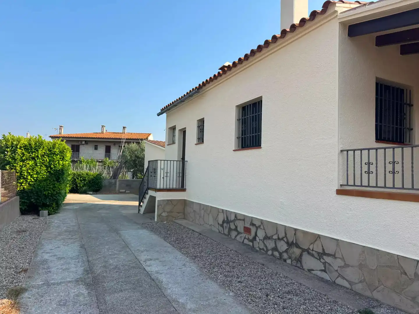 Exterior view of Houses for rent in Borrassà  with Air Conditioner, Heating and Terrace