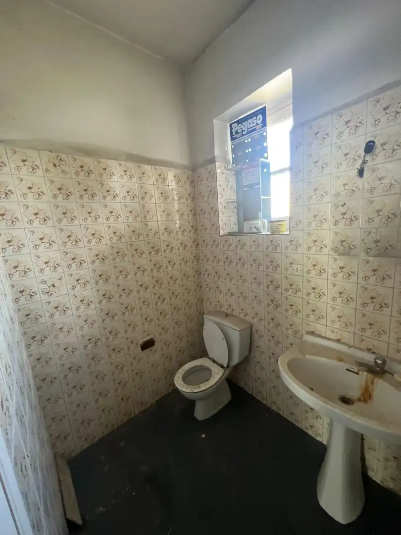 Baño de Local en venta en Ávila
