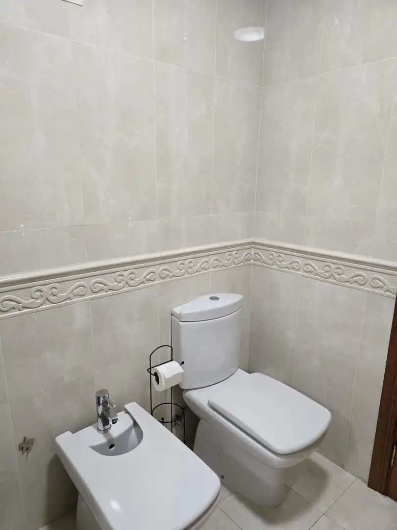 Bathroom of Flat for sale in Córdoba  with Air Conditioner, Terrace and Storage room