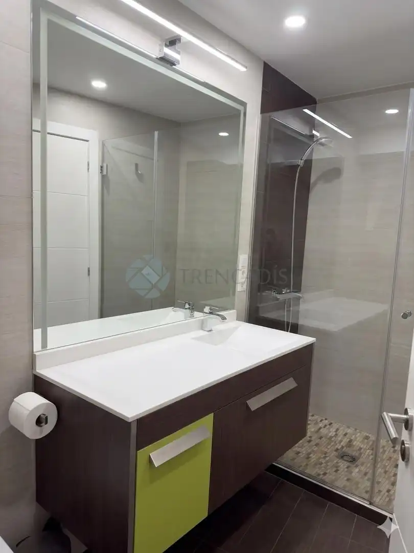 Baño de Piso en venta en Valencia con Aire acondicionado