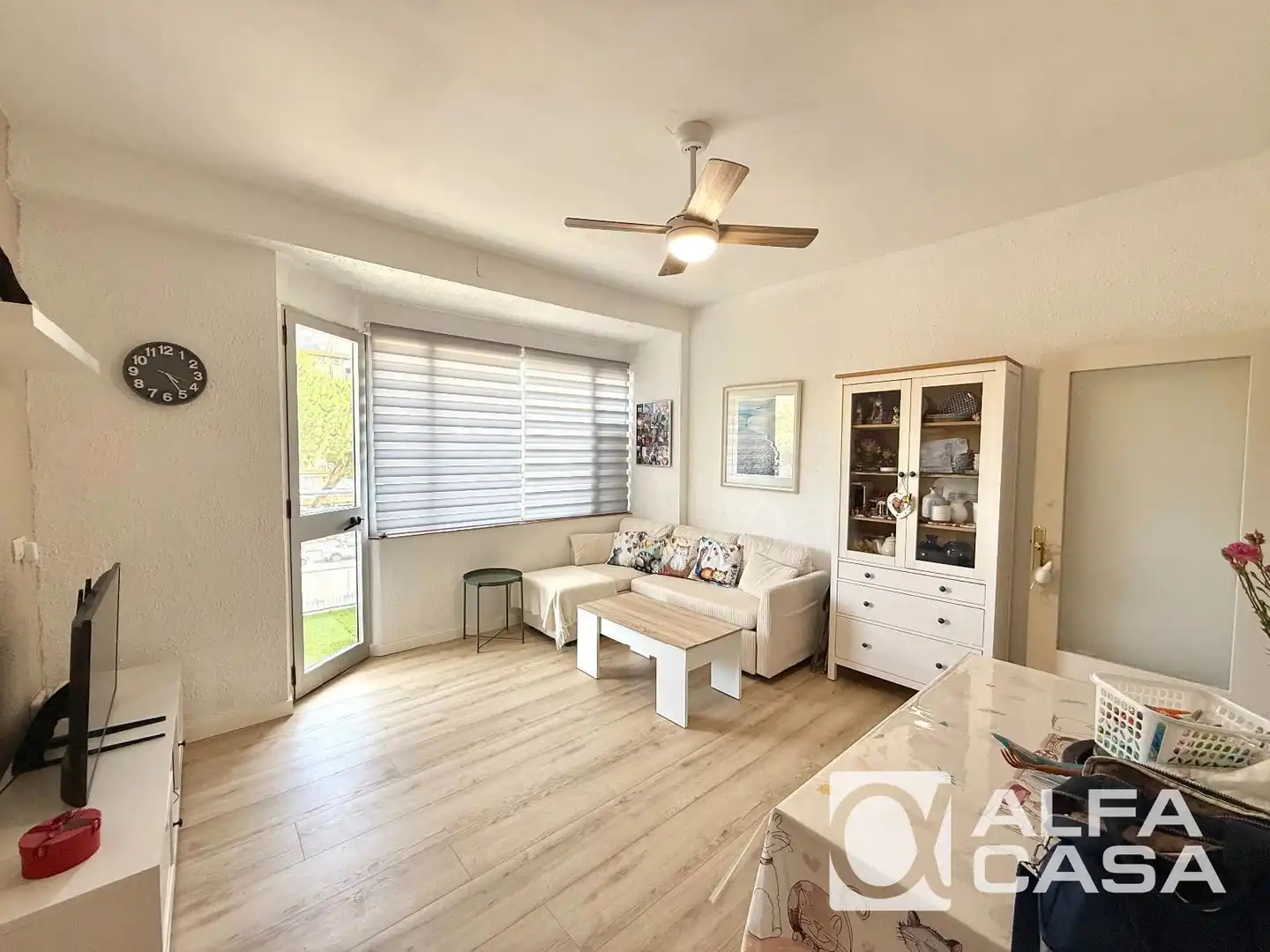 Wohnzimmer von Wohnung zum Verkauf in Lloret de Mar mit Parkett, Terrasse und Ofen